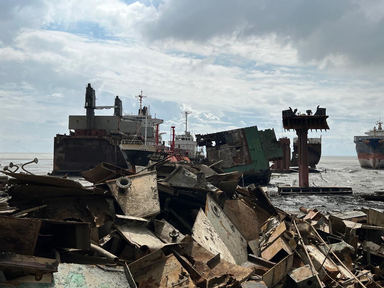 Ship Breaking Hero